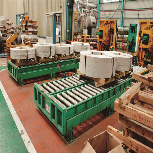 Automatische vertikale Verpackungslinie für Stahlcoils